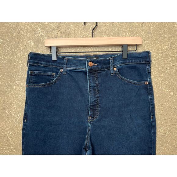 Express High Rise Dark Wash Supersoft Skinny Jeans Color: Dark Wash 16 Regular - Picture 5 of 11